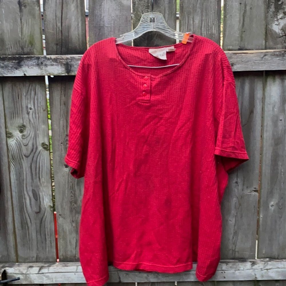 Fashion bug red top sz. 26/28 W